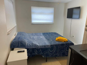 Studio Apt by the Airport 1/1